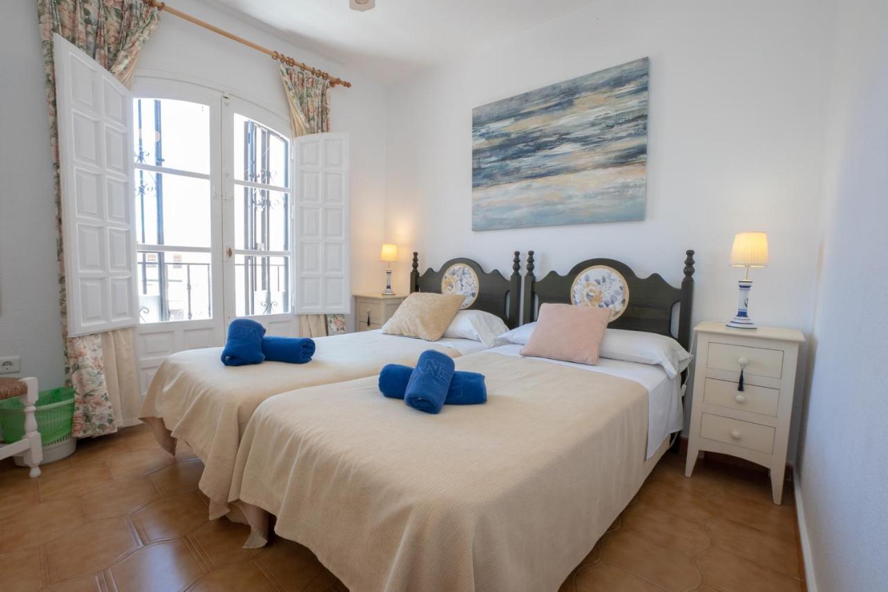 Pinos 2 Apartment Nerja Bagian luar foto